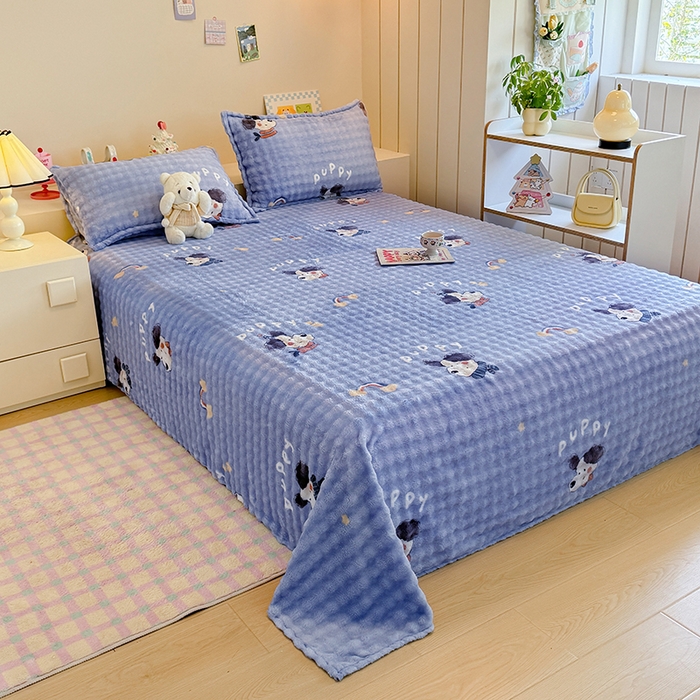 91家纺网 家纺一手货源 找家纺 绣女坊 2025新款A类高克重牛奶绒泡泡绒印花床单单件冬季保暖毛绒毯子绒床单三件套 追梦努比