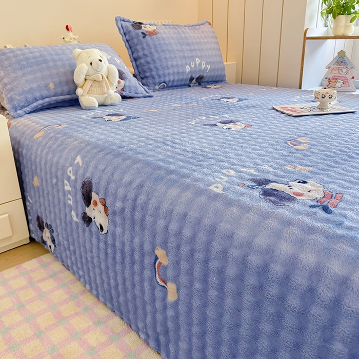 91家纺网 家纺一手货源 找家纺 绣女坊 2025新款A类高克重牛奶绒泡泡绒印花床单单件冬季保暖毛绒毯子绒床单三件套 追梦努比