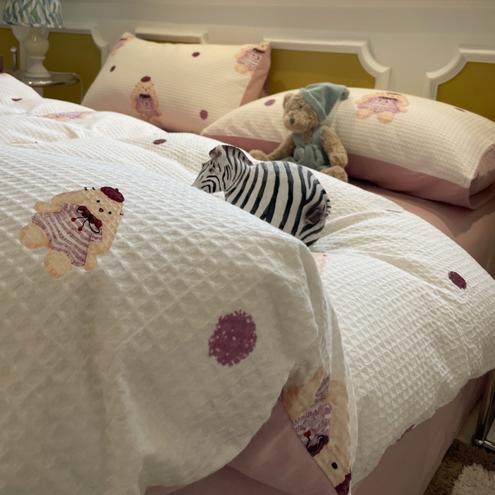 91家纺网 家纺一手货源 找家纺 小叮当家纺仓储工厂店 2025新款提供买家秀爆款花型不断货全棉纯棉A类华夫格印花磨毛四件套 克洛莉-米