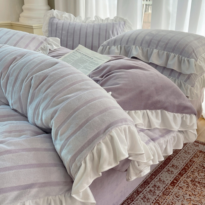 91家纺网 家纺一手货源 找家纺 （总）三朵家纺 2025新款3D立体加厚雕花绒牛奶绒花边款四件套