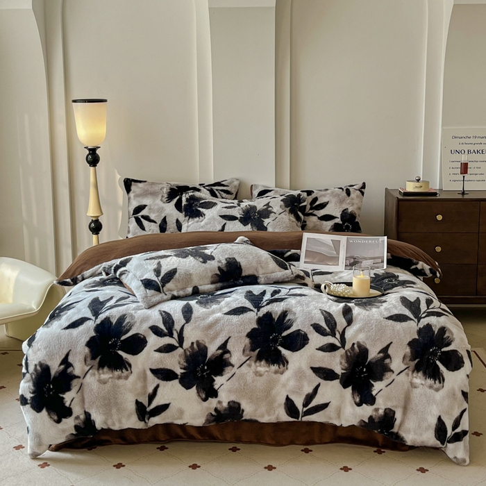 91家纺网 家纺一手货源 找家纺 （总）梦纤绒 2025新款亲肤舒适兔毛印花牛奶绒保暖四件套一美拉德系