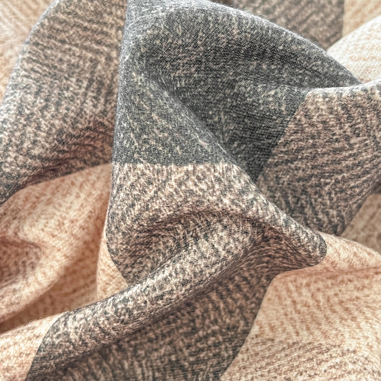 91家纺网 家纺一手货源 找家纺 小叮当家纺仓储工厂店 2025新款提供买家秀爆款花型不断货亲肤舒适原棉加厚磨毛四件套 朗格-咖