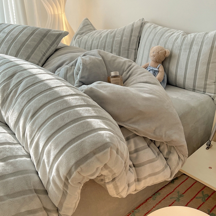 91家纺网 家纺一手货源 找家纺 （总）三朵家纺 2025新款3D立体加厚雕花绒牛奶绒四件套-米兰系列