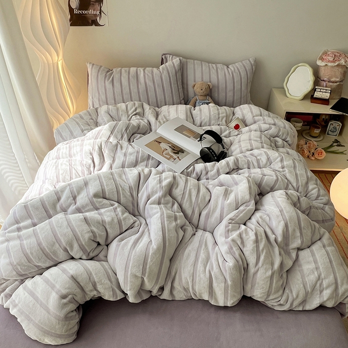 91家纺网 家纺一手货源 找家纺 三朵家纺 2025新款3D立体加厚雕花绒牛奶绒四件套-米兰系列 米兰-紫