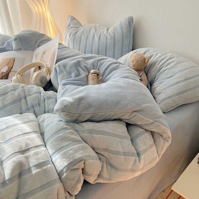 91家纺网 家纺一手货源 找家纺 三朵家纺 2025新款3D立体加厚雕花绒牛奶绒四件套-米兰系列 米兰-蓝