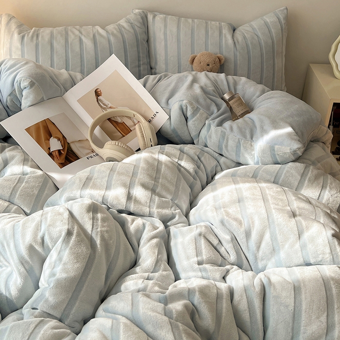 91家纺网 家纺一手货源 找家纺 三朵家纺 2025新款3D立体加厚雕花绒牛奶绒四件套-米兰系列 米兰-蓝