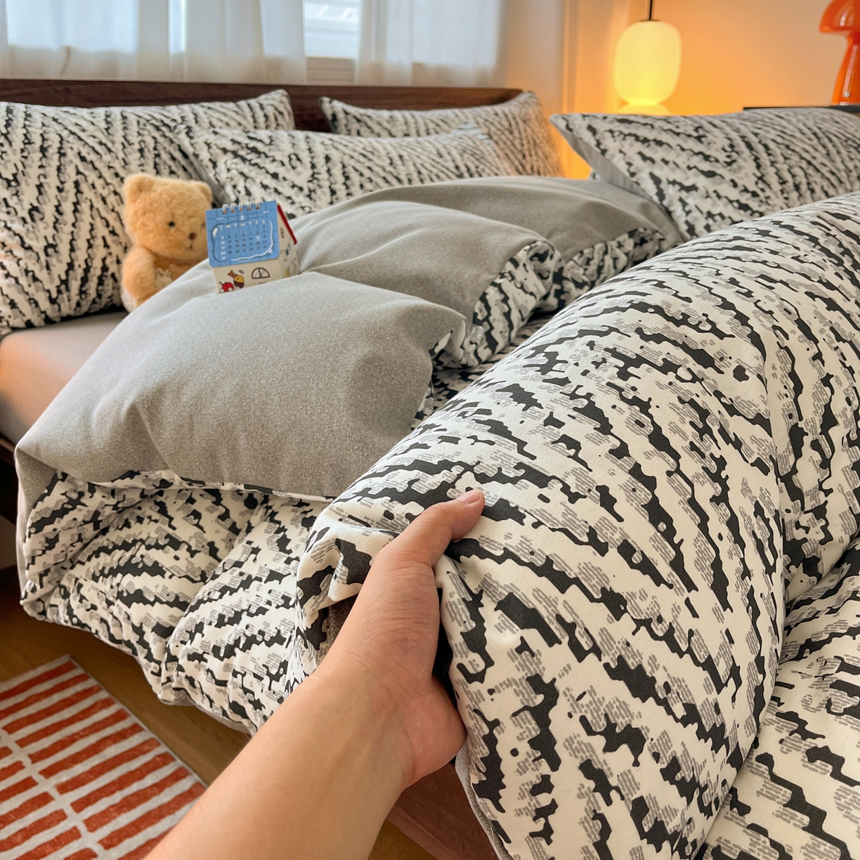 91家纺网 家纺一手货源 找家纺 小叮当家纺仓储工厂店 2025新款提供买家秀爆款花型不断货亲肤舒适原棉加厚磨毛四件套 麦语-灰