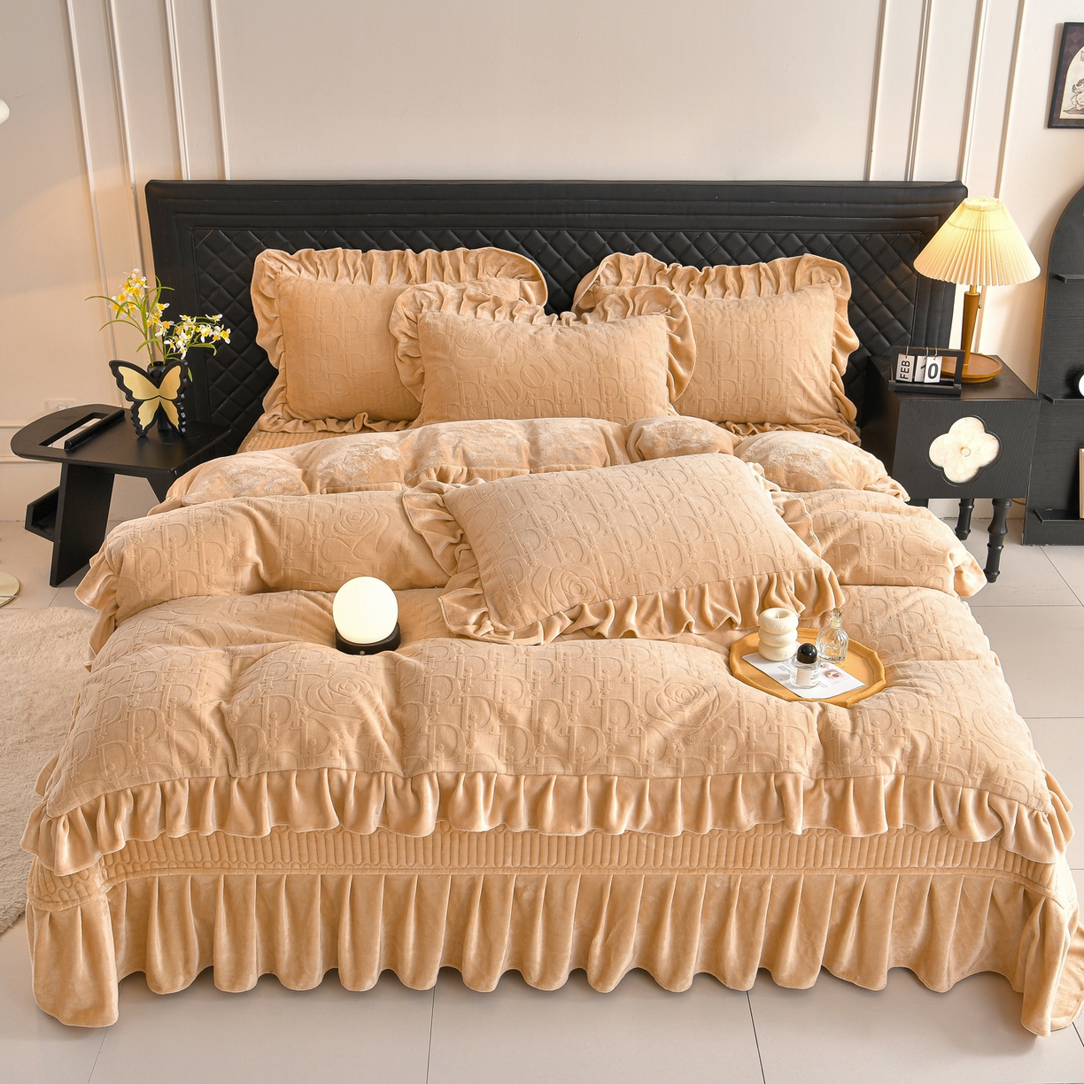 91家纺网 家纺一手货源 找家纺 （总）赫本家纺  2025新款高克重纯色花边款雕花绒床盖款四件套