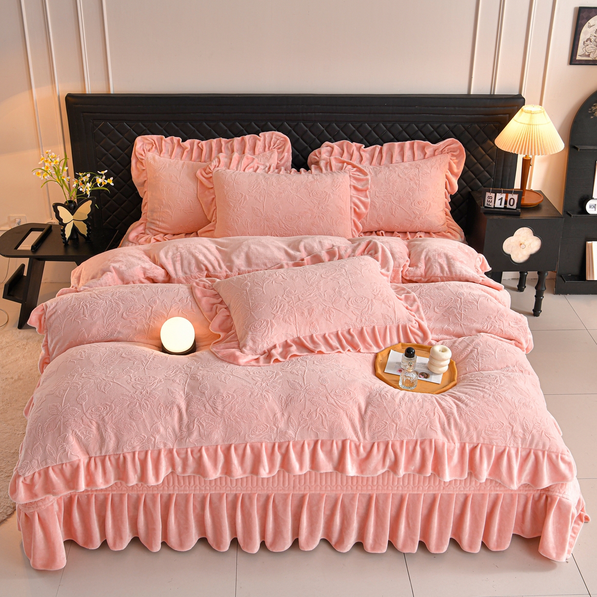 91家纺网 家纺一手货源 找家纺 （总）赫本家纺  2025新款高克重纯色花边款雕花绒床盖款四件套