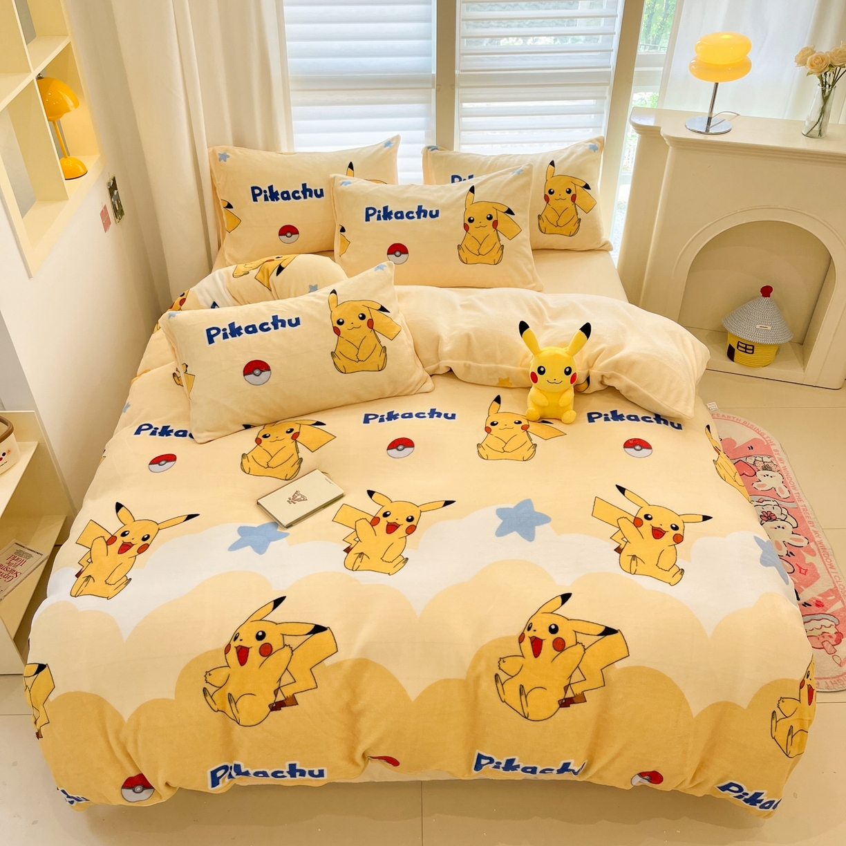 91家纺网 家纺一手货源 找家纺 （总）桃子家居 2025新款A类正版宝可梦授权皮卡丘大版卡通平网数码印花加厚高克重牛奶绒四件套