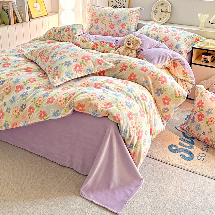 91家纺网 家纺一手货源 找家纺 简一 2025新款小清新牛奶绒印花四件套-花卉系列 花在云端