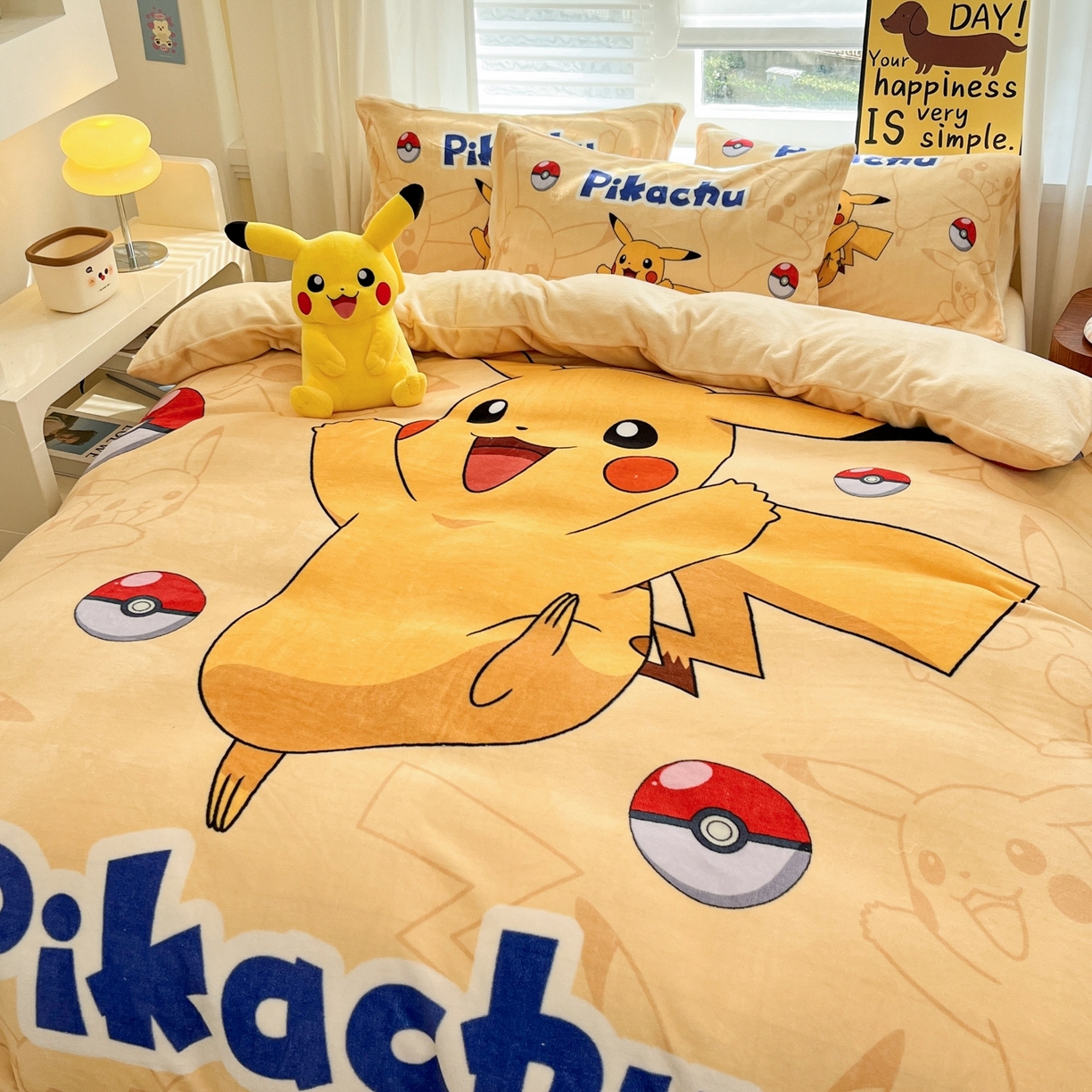 91家纺网 家纺一手货源 找家纺 桃子家居 2025新款A类正版宝可梦授权皮卡丘大版卡通平网数码印花加厚高克重牛奶绒四件套 绒大阪套件-可爱皮卡丘