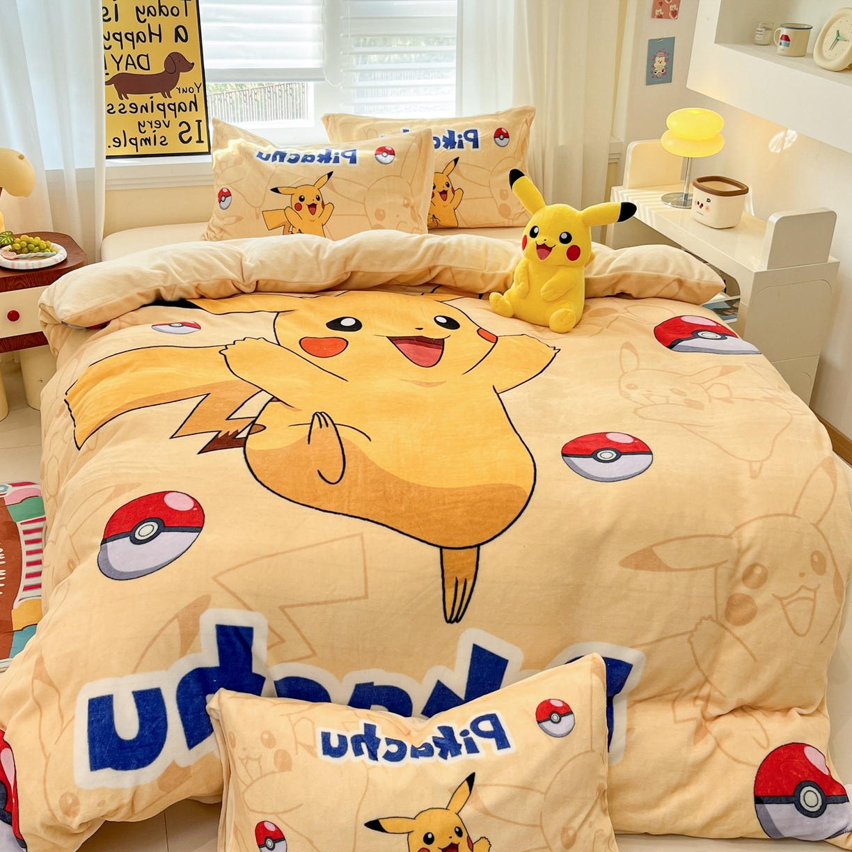 91家纺网 家纺一手货源 找家纺 桃子家居 2025新款A类正版宝可梦授权皮卡丘大版卡通平网数码印花加厚高克重牛奶绒四件套 绒大阪套件-可爱皮卡丘