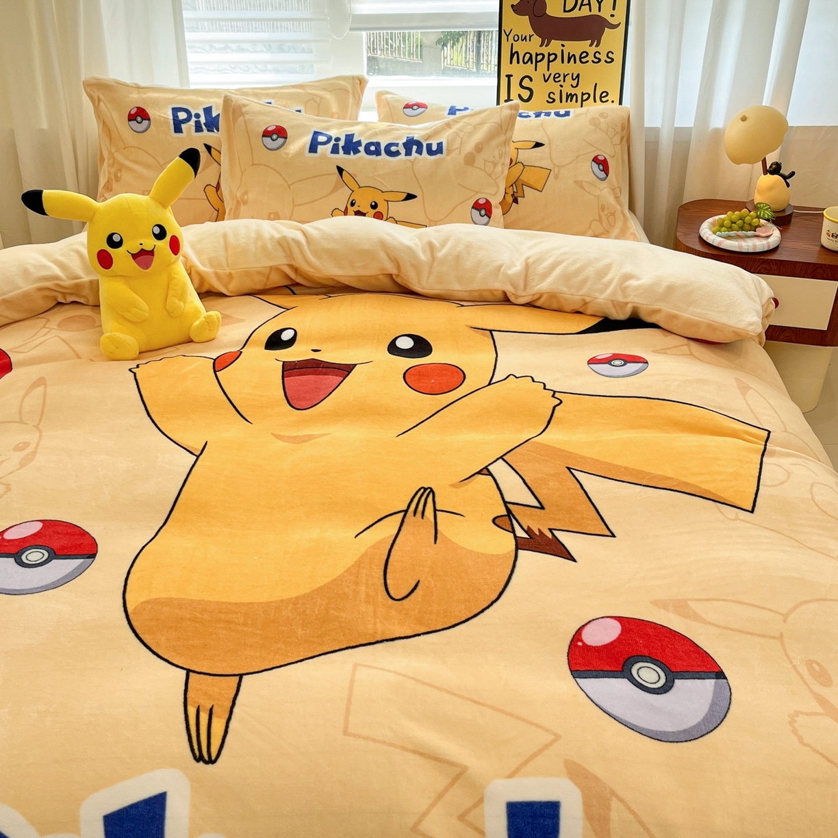 91家纺网 家纺一手货源 找家纺 桃子家居 2025新款A类正版宝可梦授权皮卡丘大版卡通平网数码印花加厚高克重牛奶绒四件套 绒大阪套件-可爱皮卡丘
