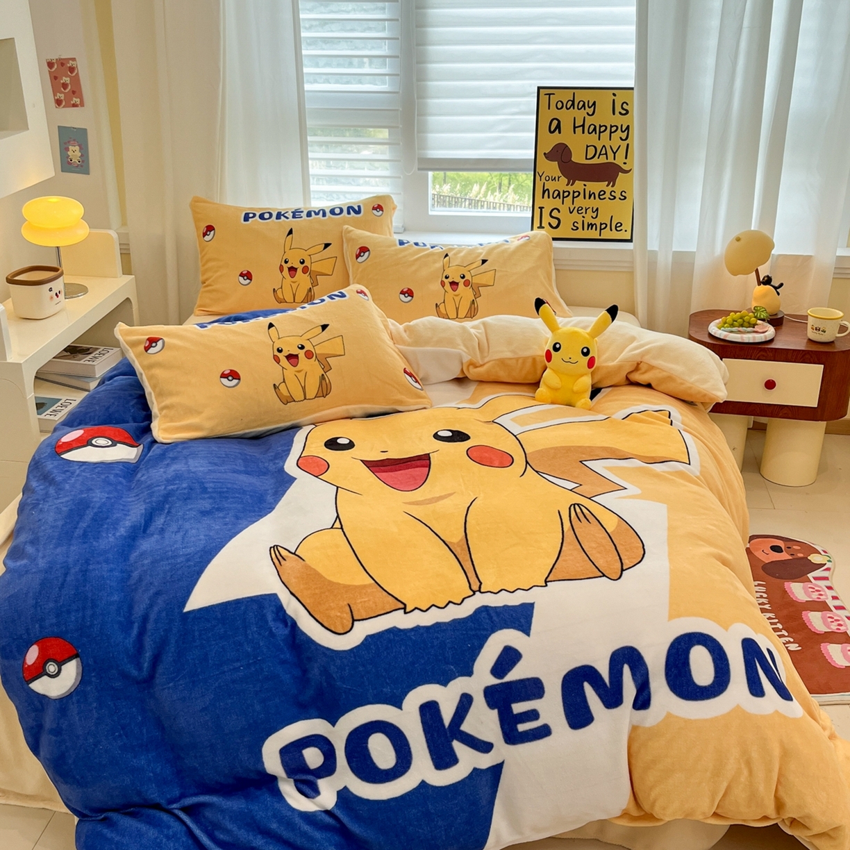 91家纺网 家纺一手货源 找家纺 桃子家居 2025新款A类正版宝可梦授权皮卡丘大版卡通平网数码印花加厚高克重牛奶绒四件套 绒大阪套件-俏皮皮卡丘