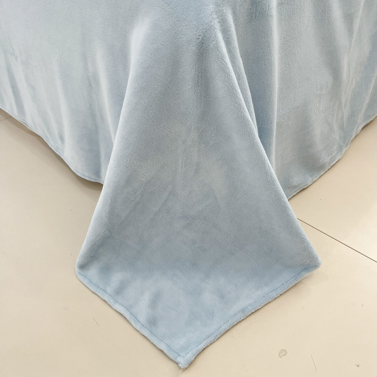 91家纺网 家纺一手货源 找家纺 桃子家居 2025新款A类正版宝可梦授权皮卡丘大版卡通平网数码印花加厚高克重牛奶绒四件套 绒小版-蓝条卡比兽