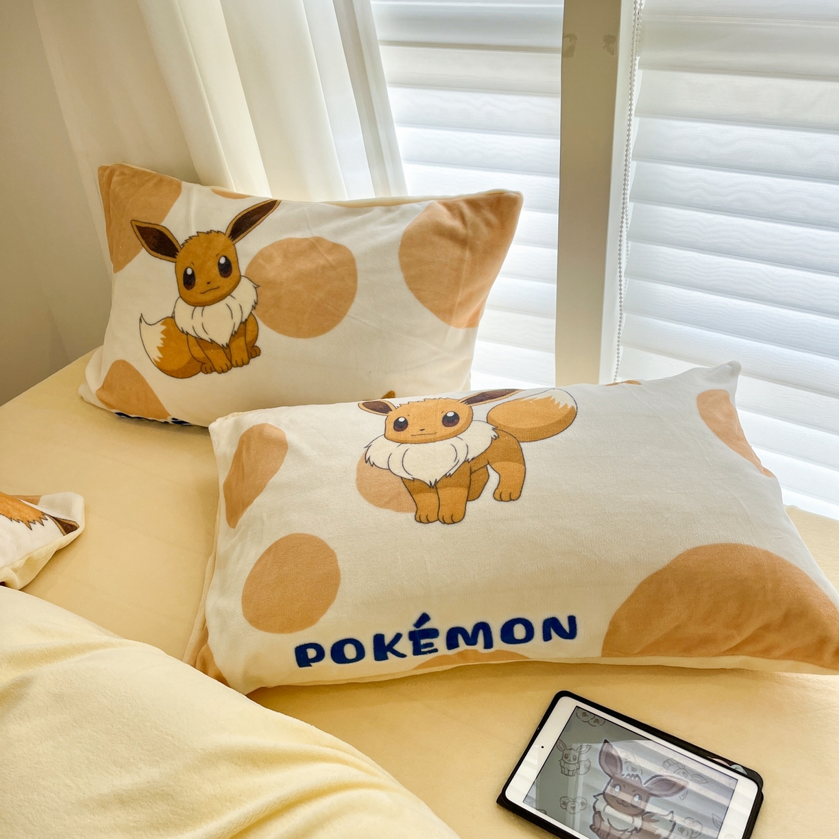 91家纺网 家纺一手货源 找家纺 桃子家居 2025新款A类正版宝可梦授权皮卡丘大版卡通平网数码印花加厚高克重牛奶绒四件套 绒小版-泡泡伊布