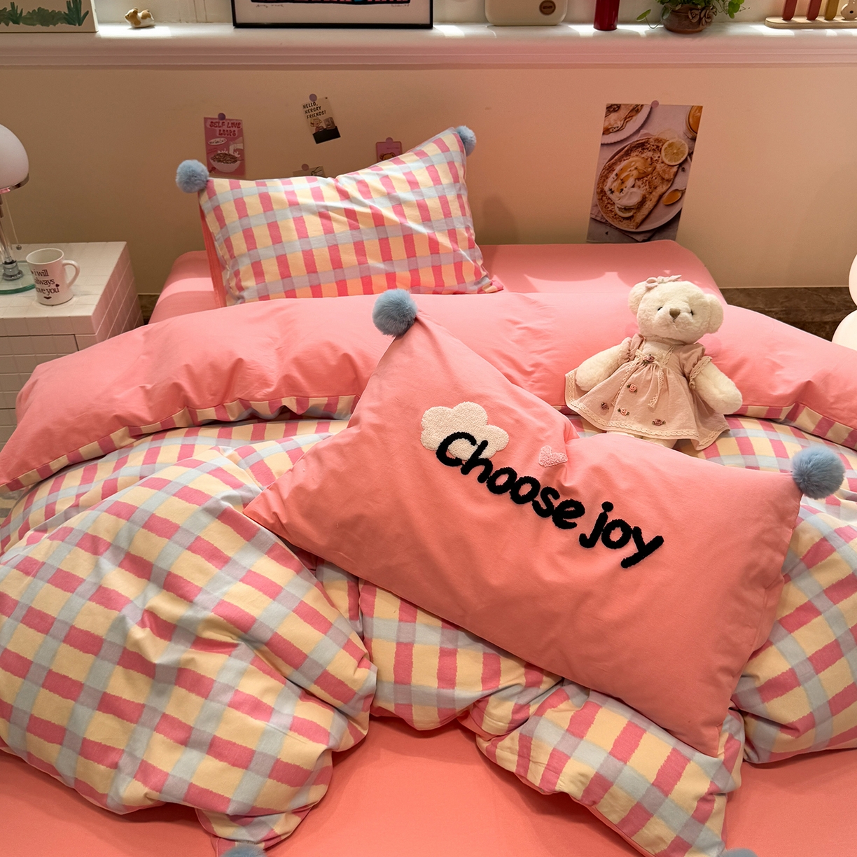 91家纺网 家纺一手货源 找家纺 呗旺鹿 2025新款全棉磨毛球球工艺款四件套 粉芭乐