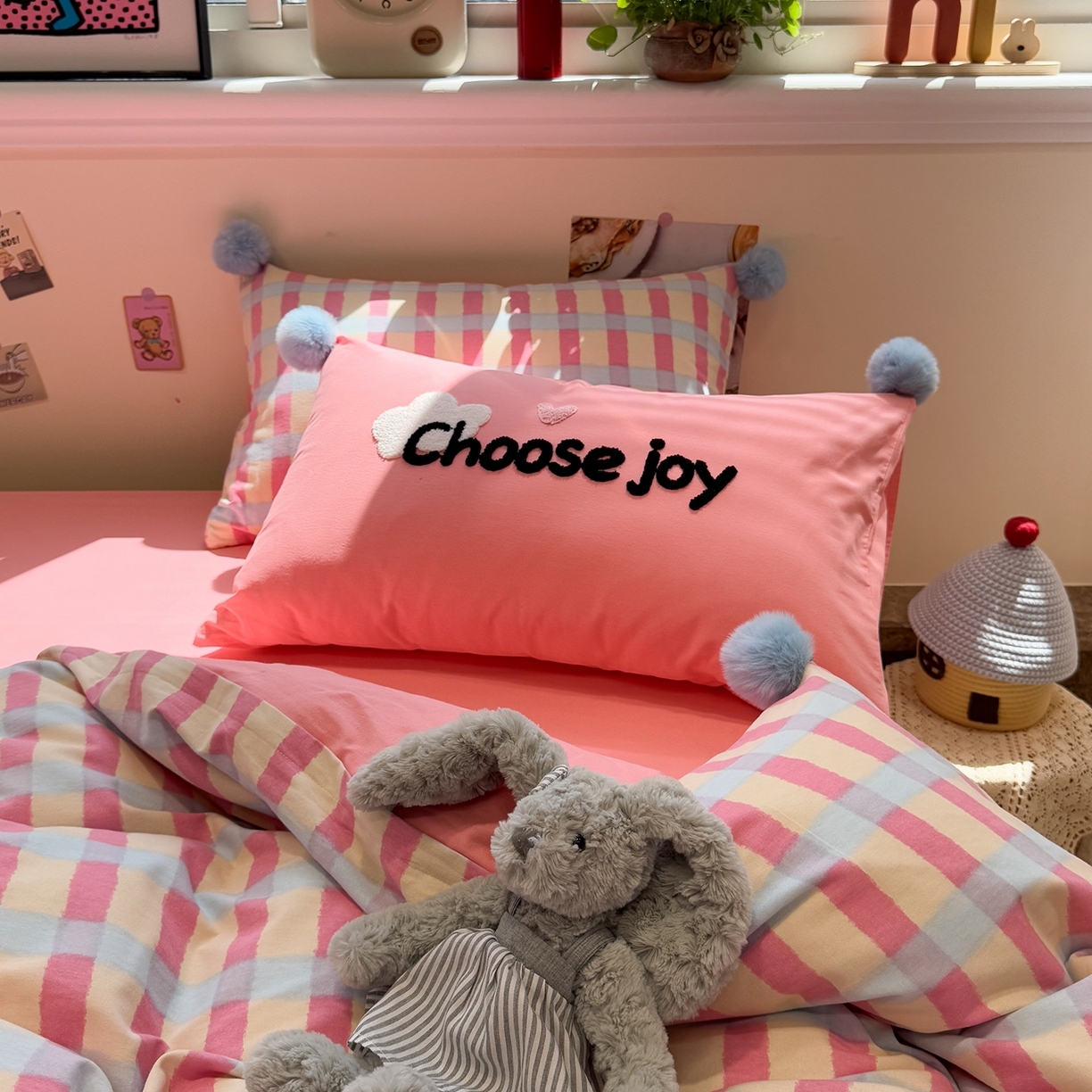 91家纺网 家纺一手货源 找家纺 呗旺鹿 2025新款全棉磨毛球球工艺款四件套 粉芭乐