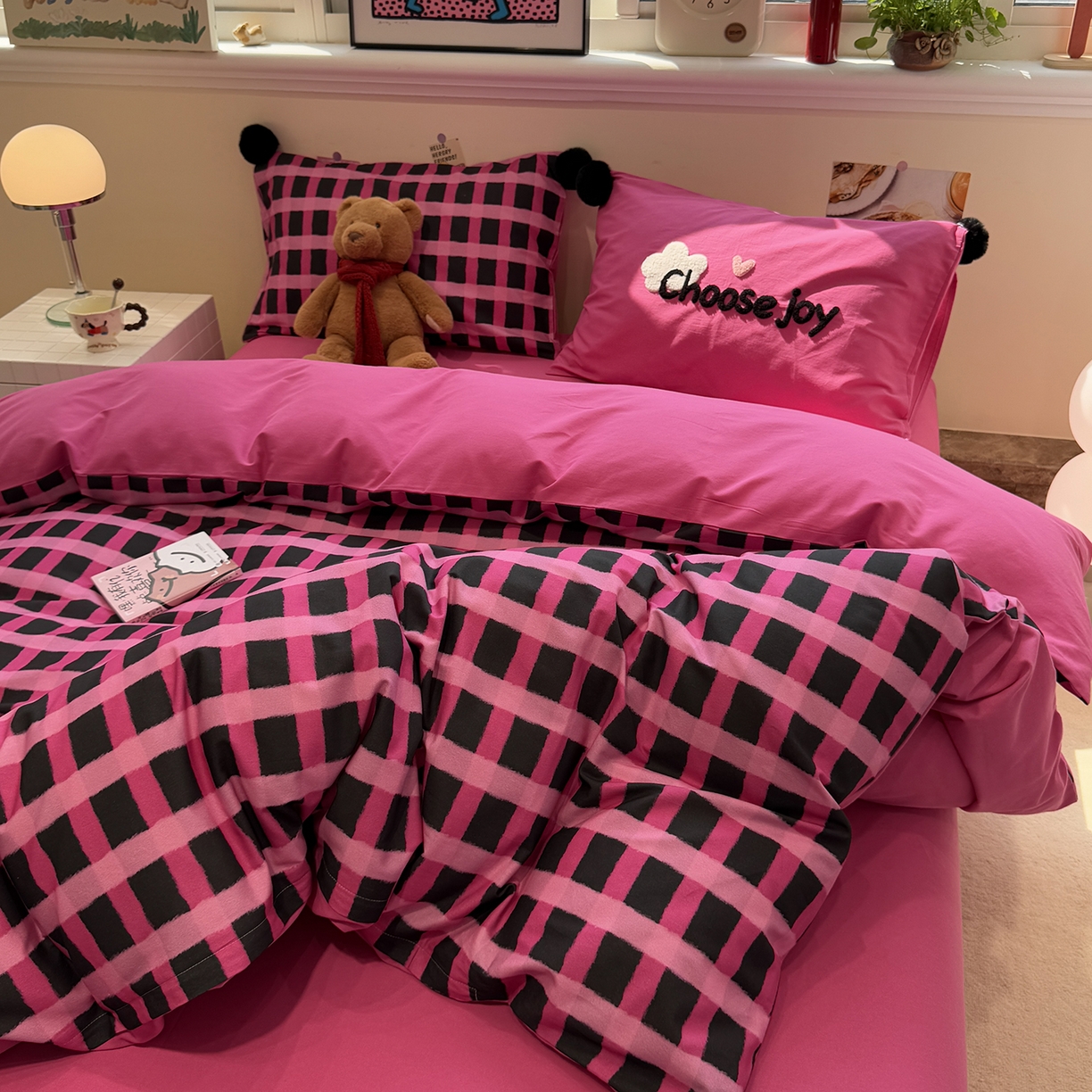 91家纺网 家纺一手货源 找家纺 呗旺鹿 2025新款全棉磨毛球球工艺款四件套 火龙果