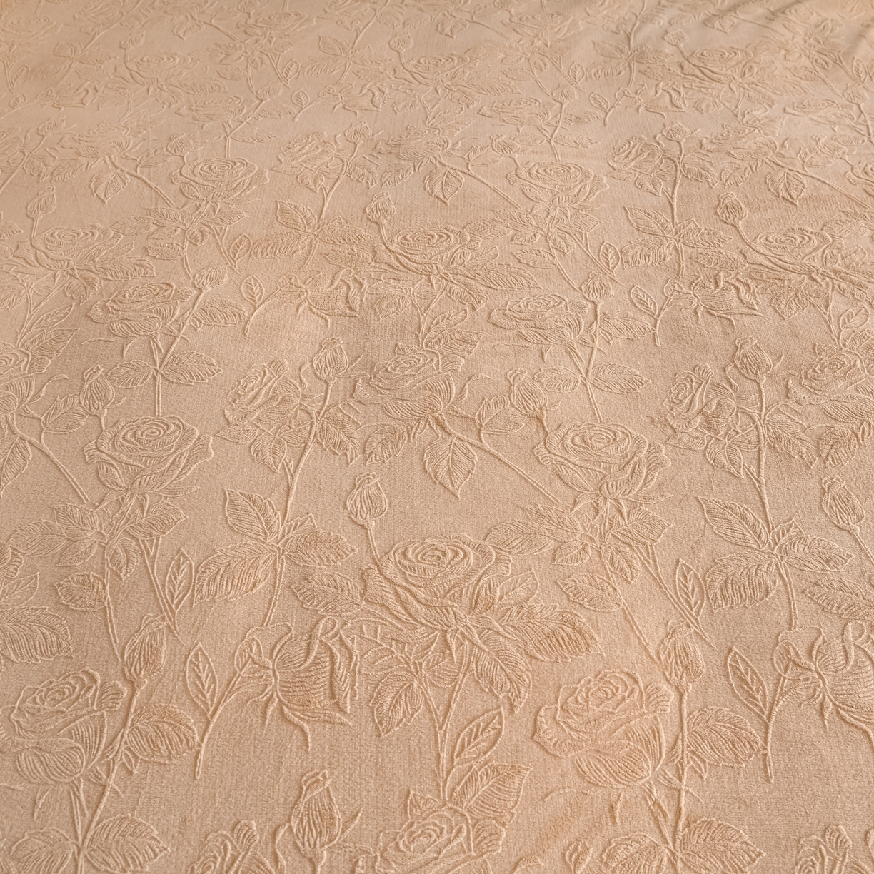 91家纺网 家纺一手货源 找家纺 赫本家纺  2025新款高克重纯色花边款雕花绒床盖款四件套 繁花-咖