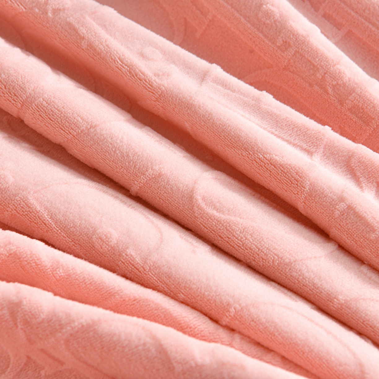 91家纺网 家纺一手货源 找家纺 赫本家纺  2025新款高克重纯色花边款雕花绒床盖款四件套 摩卡-粉