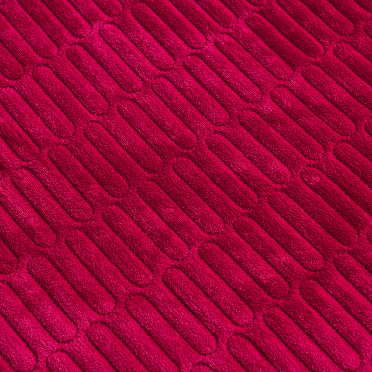 91家纺网 家纺一手货源 找家纺 赫本家纺  2025新款高克重纯色花边款雕花绒床盖款四件套 摩卡-红