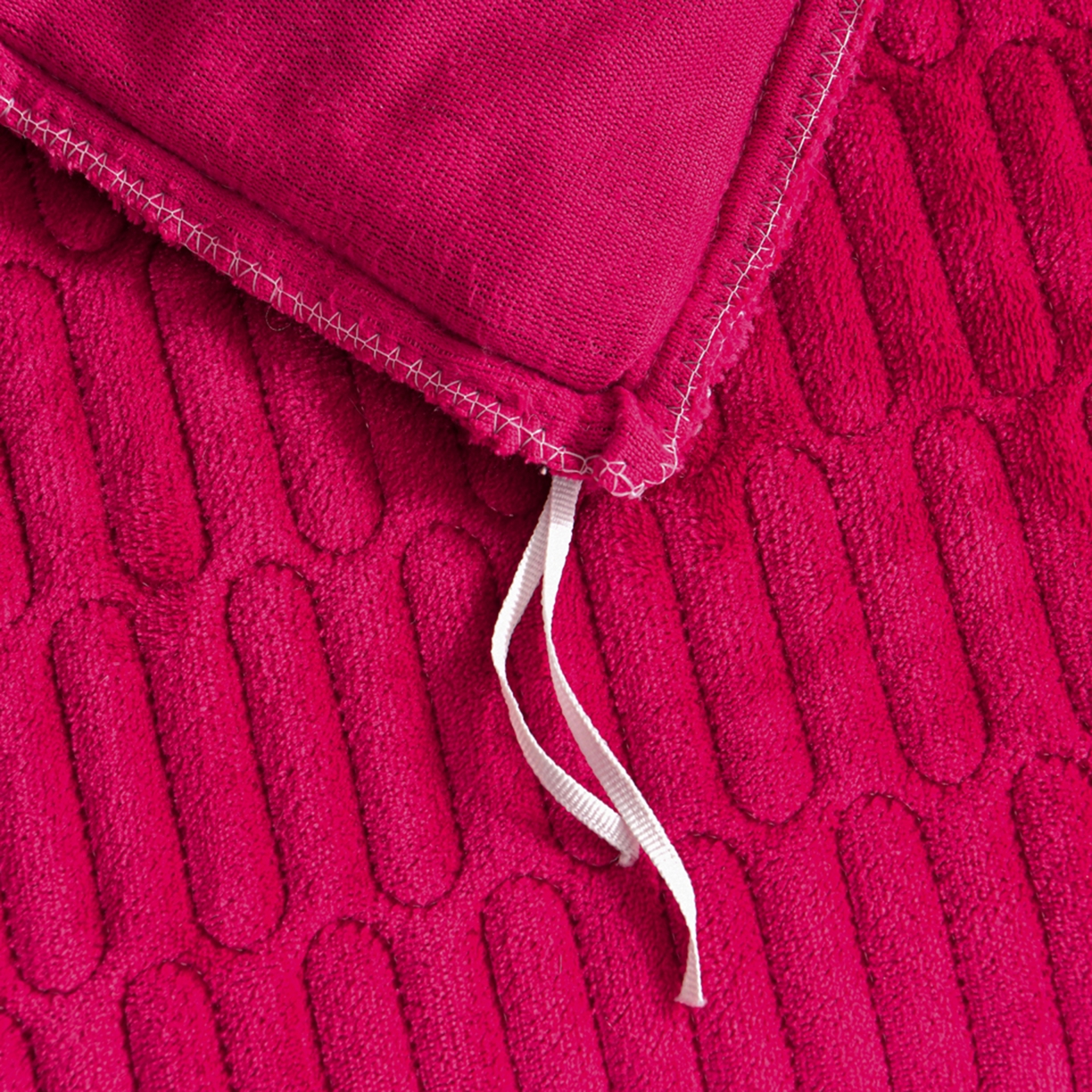 91家纺网 家纺一手货源 找家纺 赫本家纺  2025新款高克重纯色花边款雕花绒床盖款四件套 摩卡-红