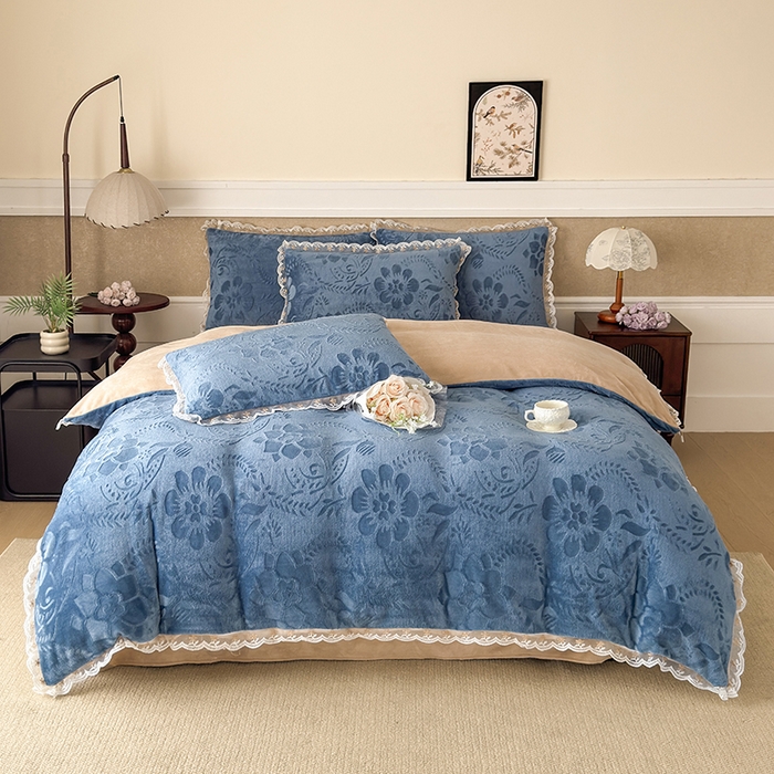 91家纺网 家纺一手货源 找家纺 （总）好漂靓 2025新款高克重雕花绒牛奶绒四件套--花之恋