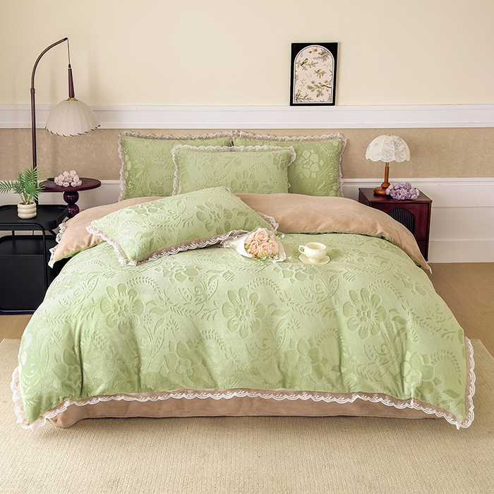 91家纺网 家纺一手货源 找家纺 （总）好漂靓 2025新款高克重雕花绒牛奶绒四件套--花之恋