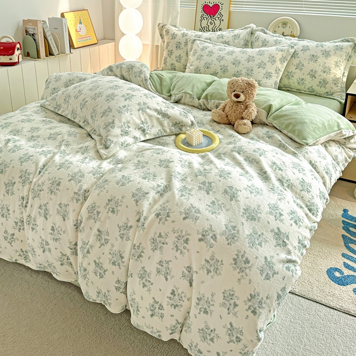 91家纺网 家纺一手货源 找家纺 简一 2025新款小清新牛奶绒印花四件套-花卉系列 清新花梦-绿