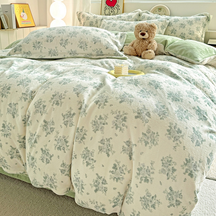 91家纺网 家纺一手货源 找家纺 简一 2025新款小清新牛奶绒印花四件套-花卉系列 清新花梦-绿