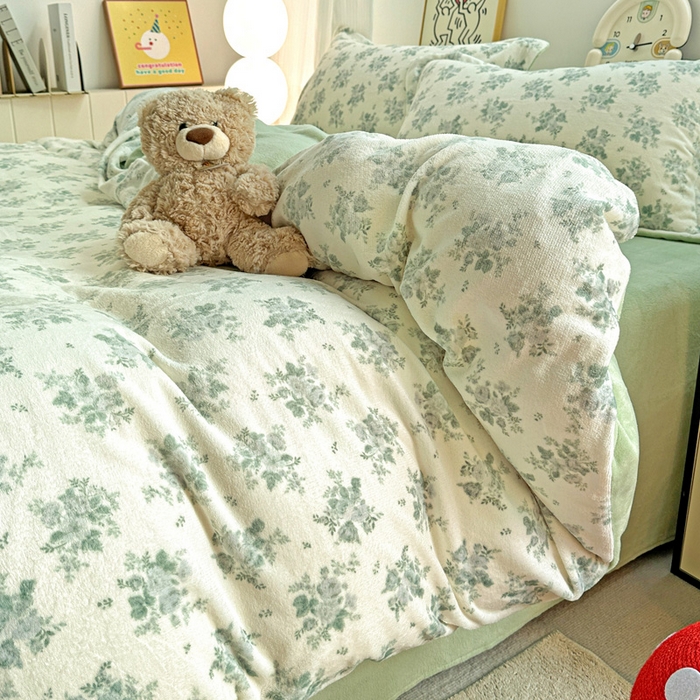 91家纺网 家纺一手货源 找家纺 简一 2025新款小清新牛奶绒印花四件套-花卉系列 清新花梦-绿