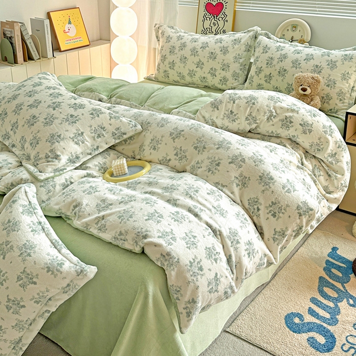 91家纺网 家纺一手货源 找家纺 简一 2025新款小清新牛奶绒印花四件套-花卉系列 清新花梦-绿