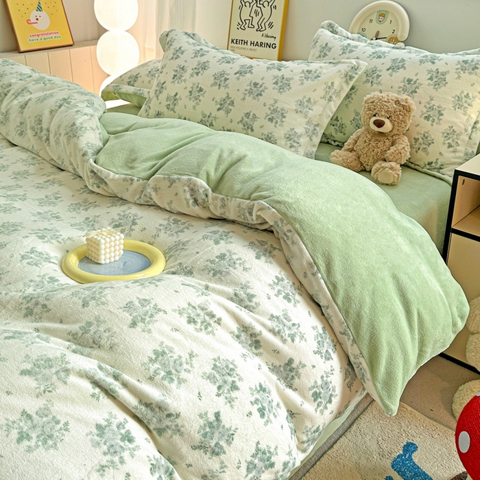 91家纺网 家纺一手货源 找家纺 简一 2025新款小清新牛奶绒印花四件套-花卉系列 清新花梦-绿