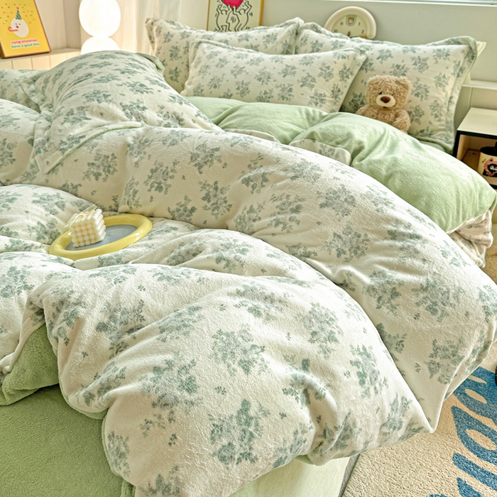 91家纺网 家纺一手货源 找家纺 简一 2025新款小清新牛奶绒印花四件套-花卉系列 清新花梦-绿