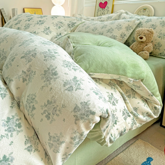 91家纺网 家纺一手货源 找家纺 简一 2025新款小清新牛奶绒印花四件套-花卉系列 清新花梦-绿