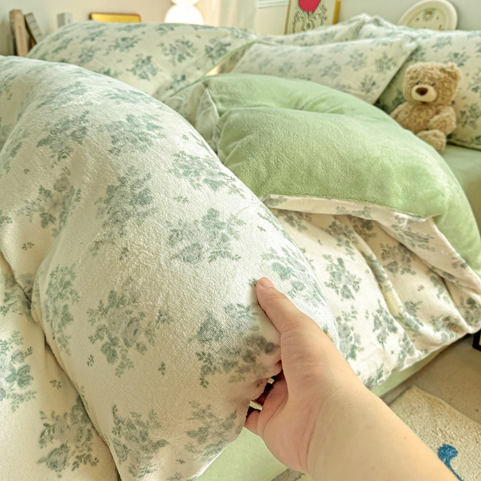 91家纺网 家纺一手货源 找家纺 简一 2025新款小清新牛奶绒印花四件套-花卉系列 清新花梦-绿