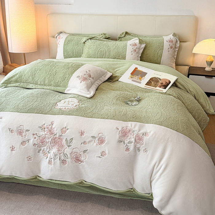 金牛座家纺 2025新款公主轻奢雕花牛奶绒刺绣四件套-韵律系列 【控价 售价请勿低于178】 韵律-浅緑
