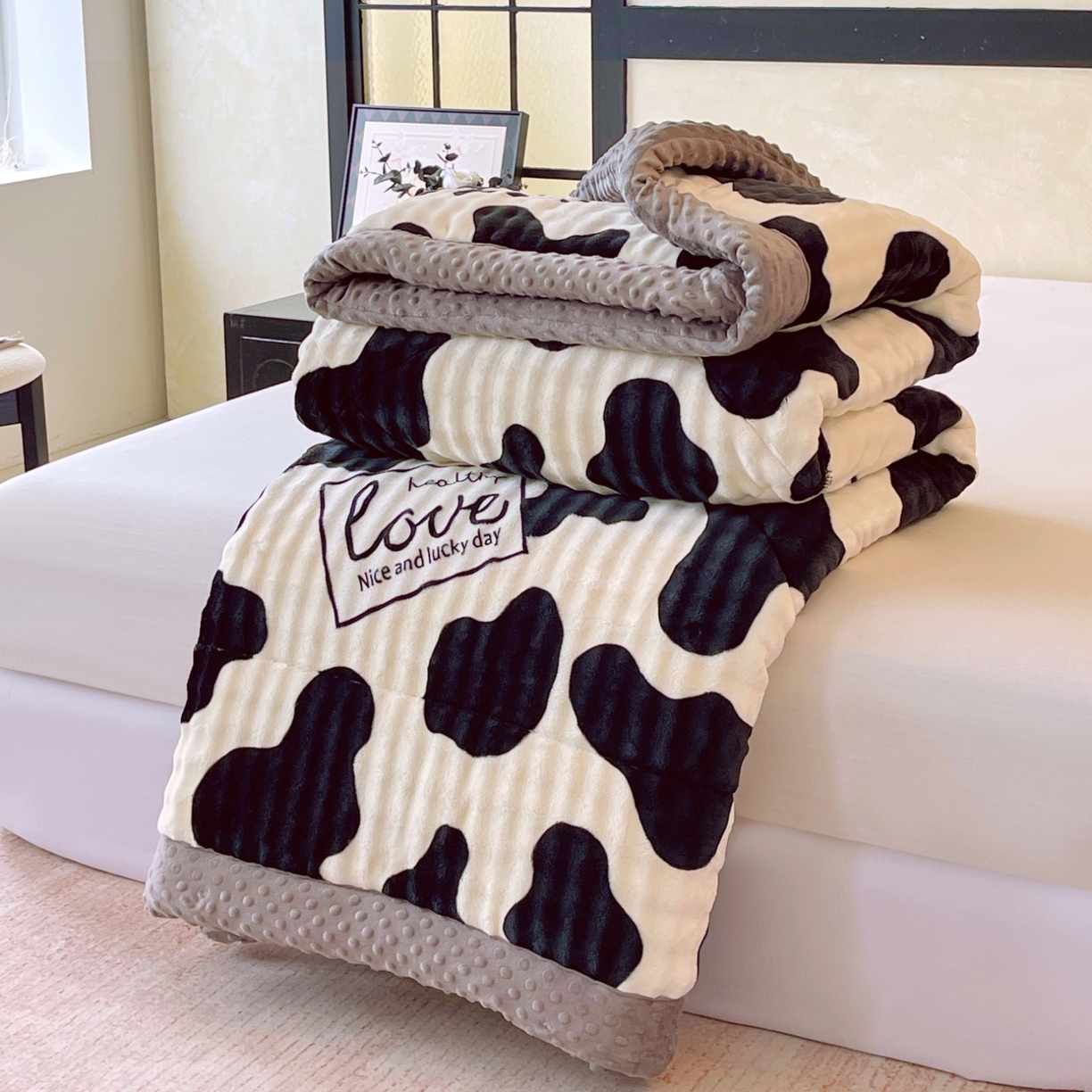 91家纺网 家纺一手货源 找家纺 云家 2025直播热款兔兔绒豆豆被三层夹棉加厚毛毯毯子牛奶绒冬被泡泡兔毛绒保暖被子被芯 牛牛