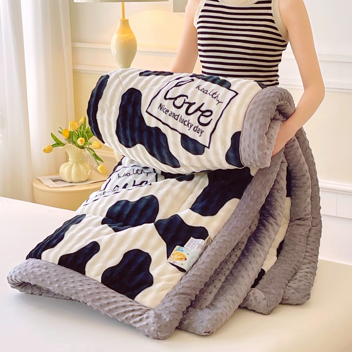 91家纺网 家纺一手货源 找家纺 云家 2025直播热款兔兔绒豆豆被三层夹棉加厚毛毯毯子牛奶绒冬被泡泡兔毛绒保暖被子被芯 牛牛