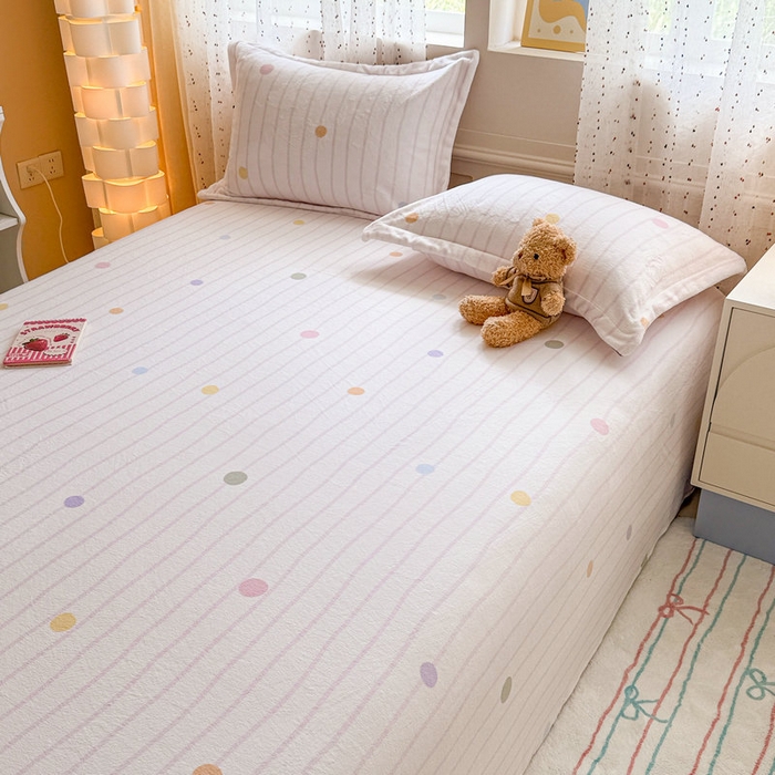 91家纺网 家纺一手货源 找家纺 丽美人 2025新款高克重印花牛奶绒无印风床单款（A类母婴级面料） 波点粉条