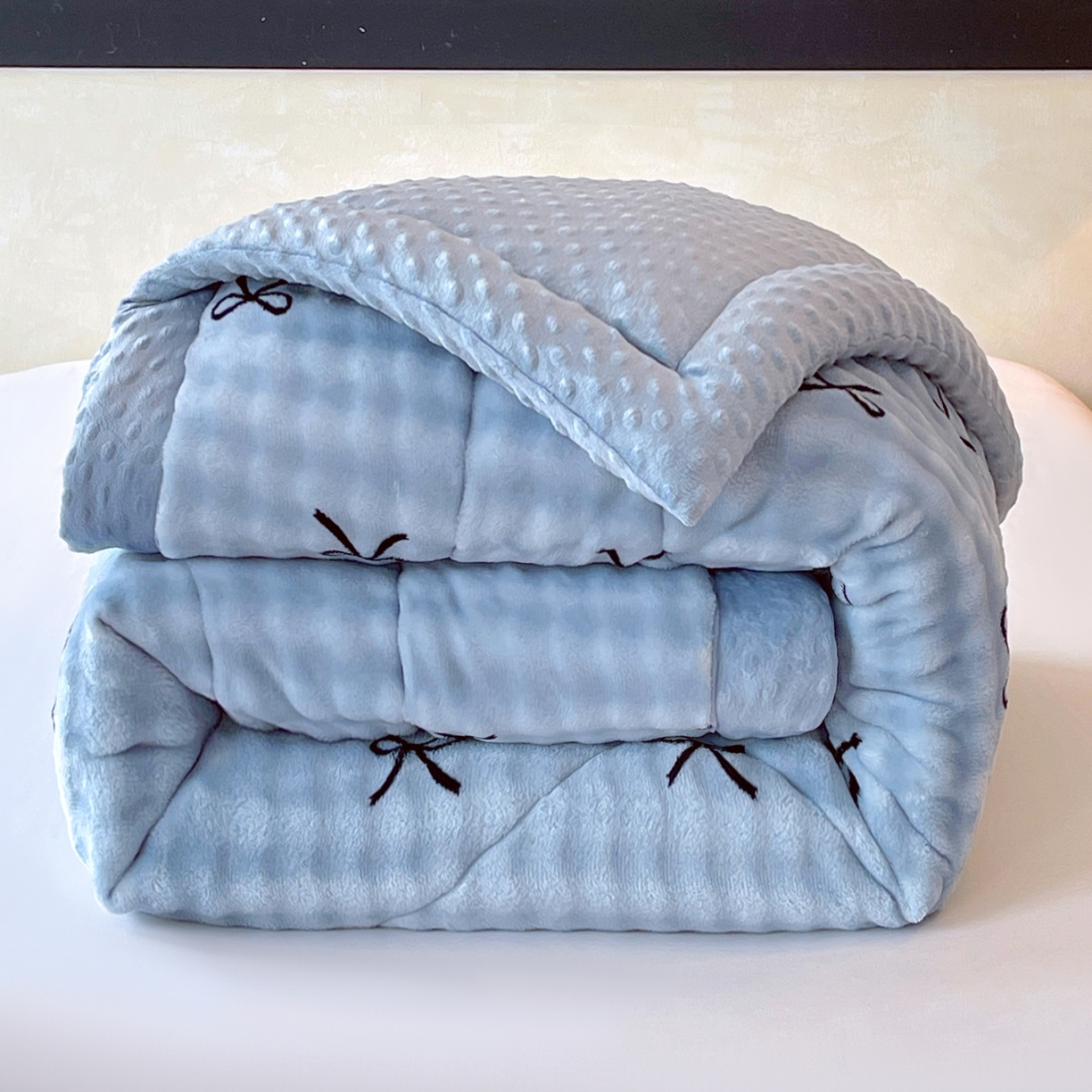 91家纺网 家纺一手货源 找家纺 云家 2025直播热款兔兔绒豆豆被三层夹棉加厚毛毯毯子牛奶绒冬被泡泡兔毛绒保暖被子被芯 奶油泡芙