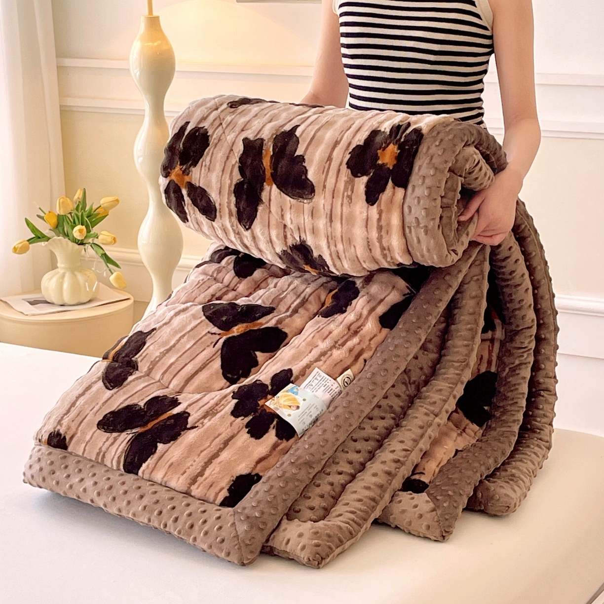 91家纺网 家纺一手货源 找家纺 （总）云家 2025直播热款兔兔绒豆豆被三层夹棉加厚毛毯毯子牛奶绒冬被泡泡兔毛绒保暖被子被芯