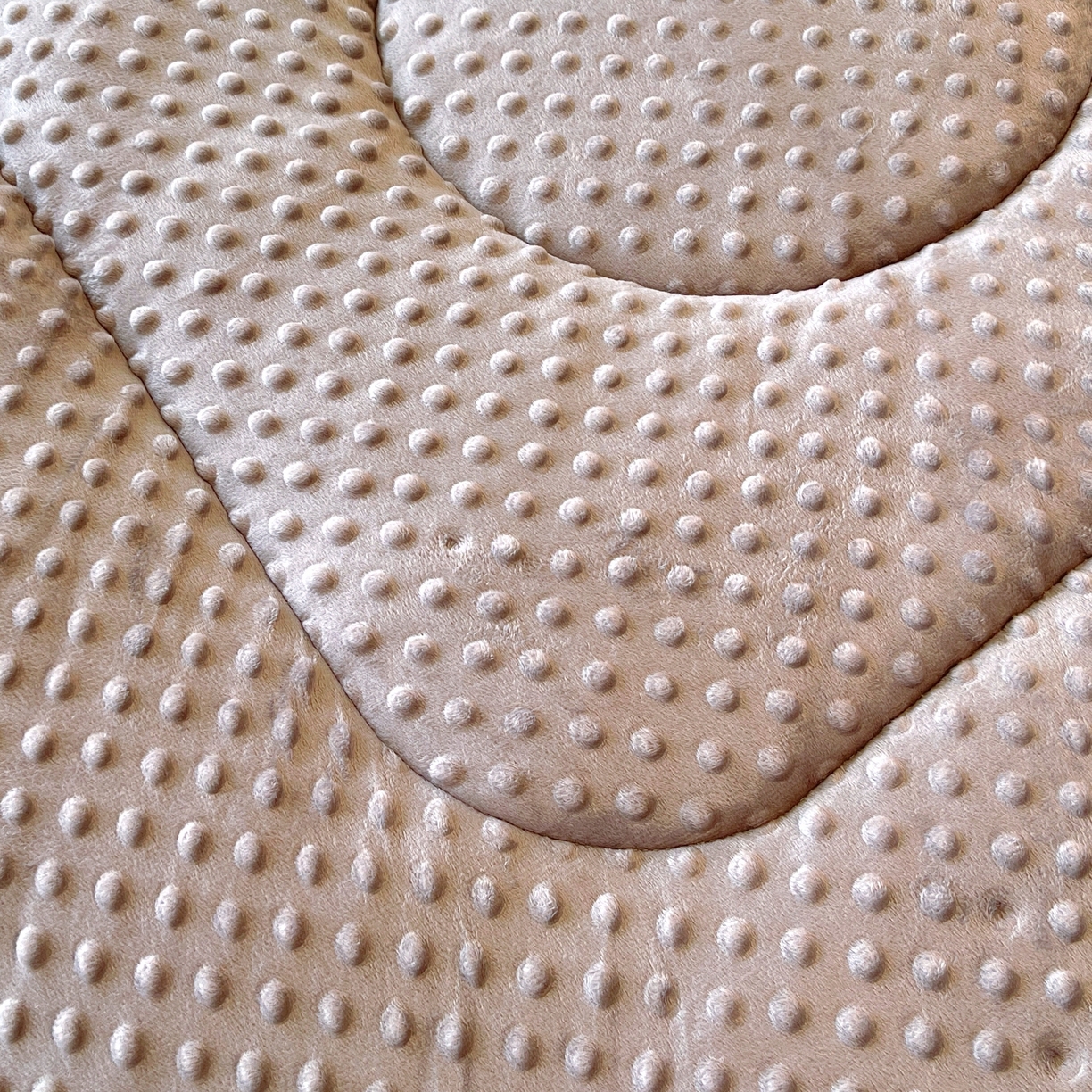 91家纺网 家纺一手货源 找家纺 云家 2025直播热款兔兔绒豆豆被三层夹棉加厚毛毯毯子牛奶绒冬被泡泡兔毛绒保暖被子被芯 牛牛