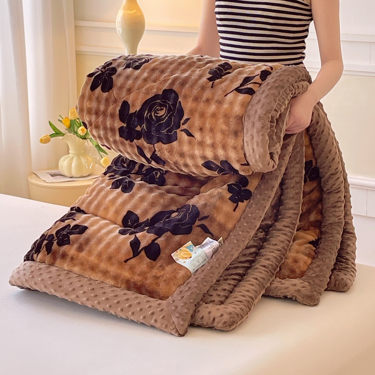 91家纺网 家纺一手货源 找家纺 云家 2025直播热款兔兔绒豆豆被三层夹棉加厚毛毯毯子牛奶绒冬被泡泡兔毛绒保暖被子被芯 盛放