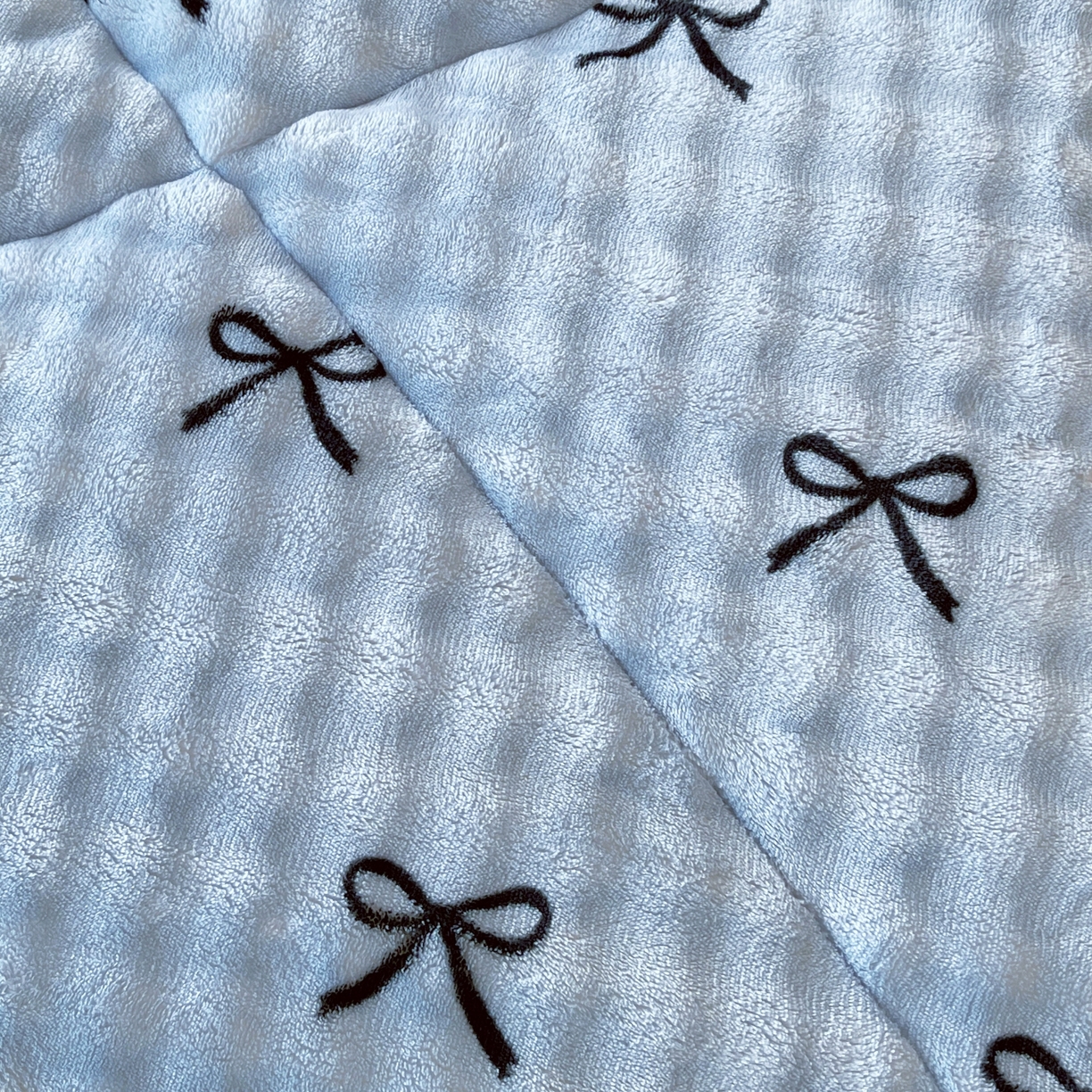 91家纺网 家纺一手货源 找家纺 云家 2025直播热款兔兔绒豆豆被三层夹棉加厚毛毯毯子牛奶绒冬被泡泡兔毛绒保暖被子被芯 奶油泡芙