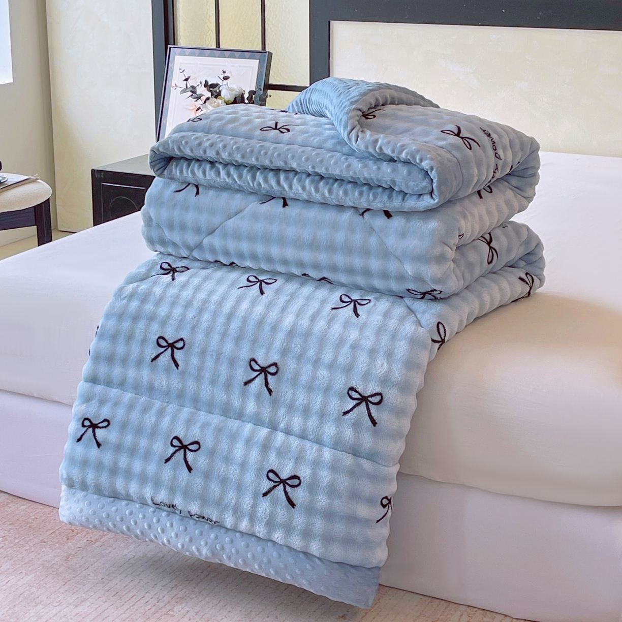 91家纺网 家纺一手货源 找家纺 云家 2025直播热款兔兔绒豆豆被三层夹棉加厚毛毯毯子牛奶绒冬被泡泡兔毛绒保暖被子被芯 奶油泡芙