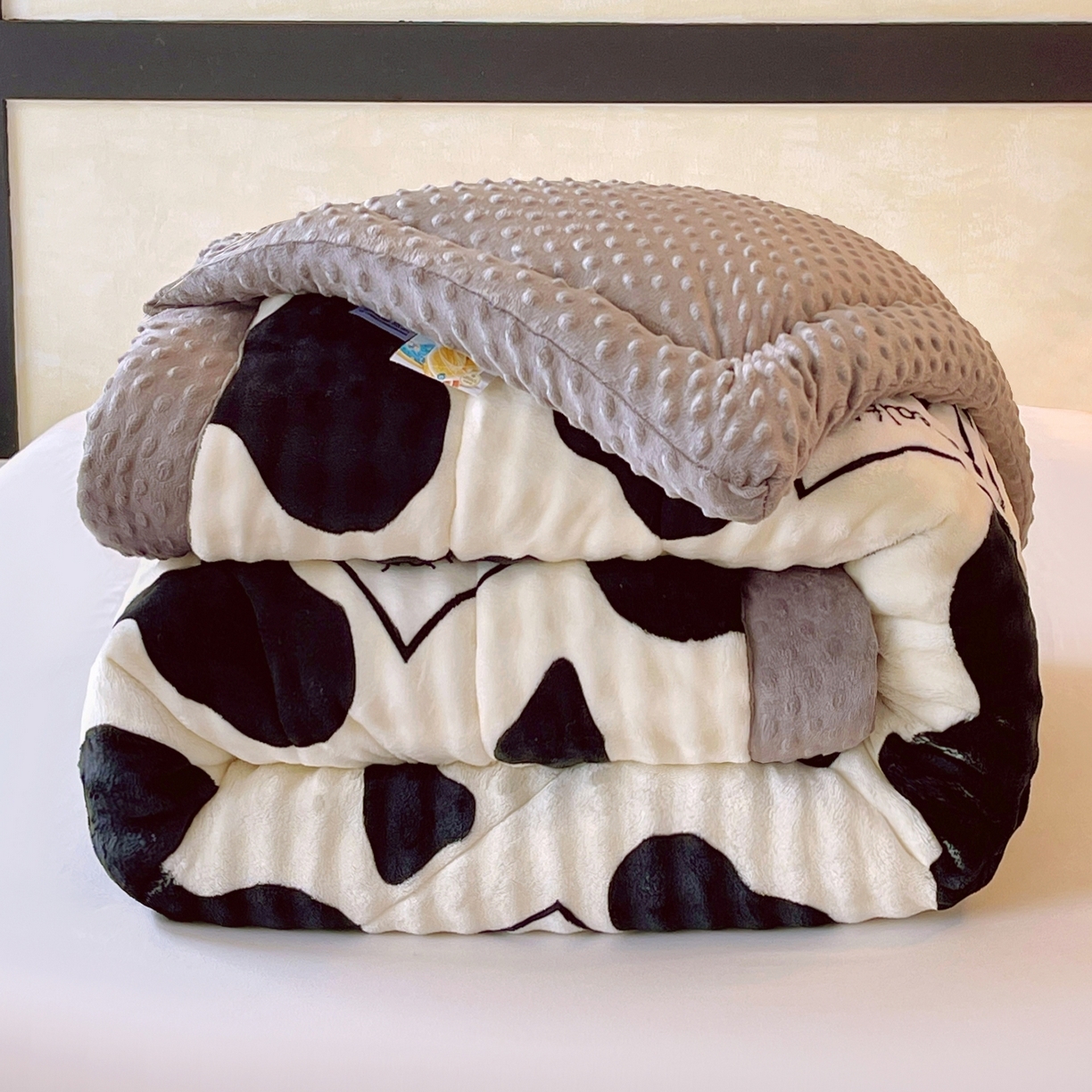 91家纺网 家纺一手货源 找家纺 云家 2025直播热款兔兔绒豆豆被三层夹棉加厚毛毯毯子牛奶绒冬被泡泡兔毛绒保暖被子被芯 牛牛