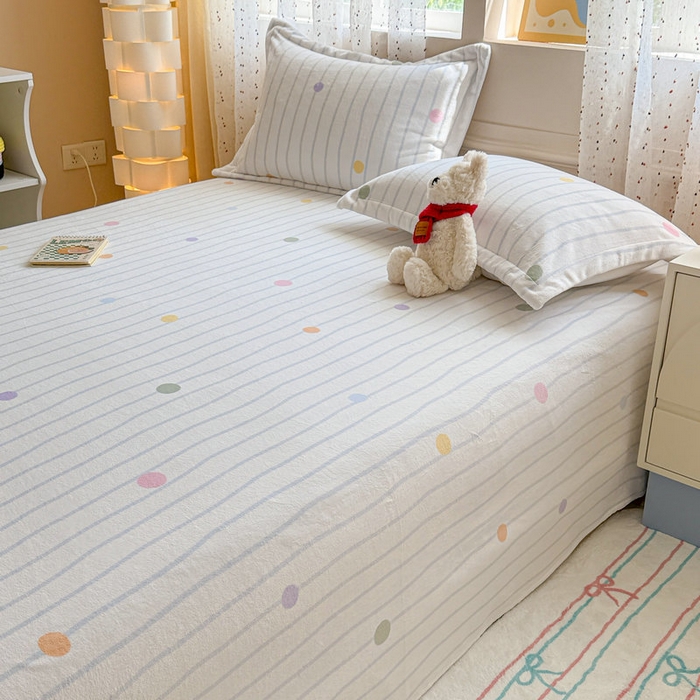 91家纺网 家纺一手货源 找家纺 丽美人 2025新款高克重印花牛奶绒无印风床单款（A类母婴级面料） 波点蓝条